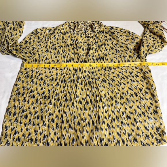 JOIE Yellow and black abstract print ruffle‎ collar top size XS. - Picture 11 of 12